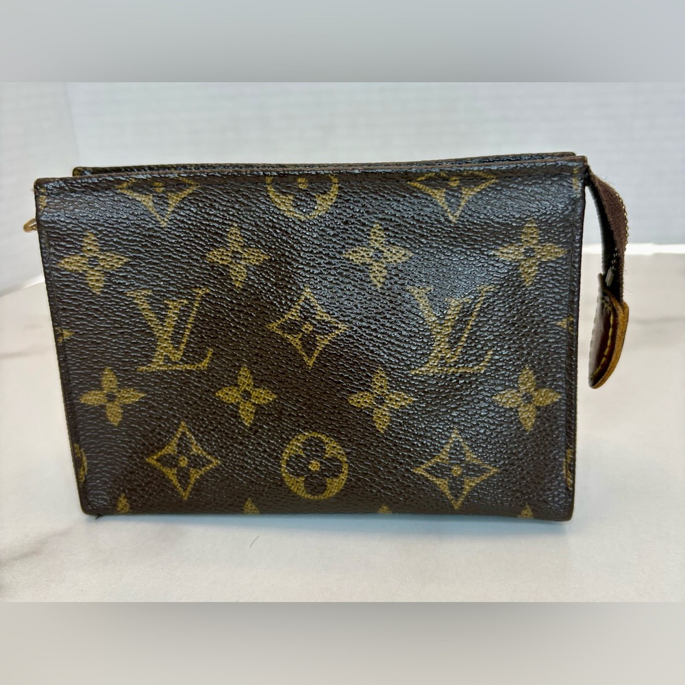 Louis Vuitton Toiletries 15